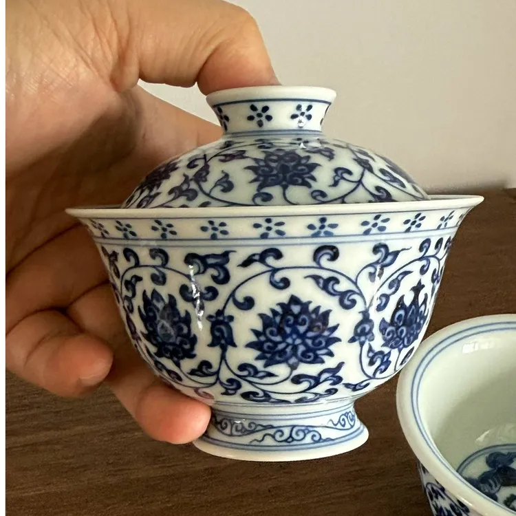 观辰堂青花缠枝莲薄胎盖碗