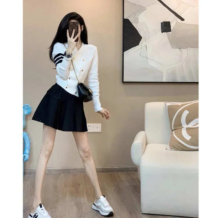 法式小香风毛针织衫女秋季显瘦气质长袖小众复古设计感条纹开衫潮