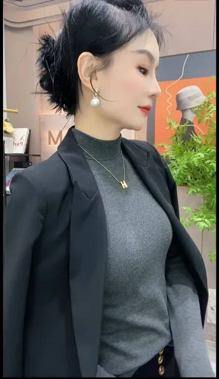 秋冬新款加绒加厚纯色螺纹半高领修身常规宽松打底衫女款爆款