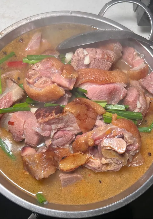 五峰烟熏土猪腊蹄子