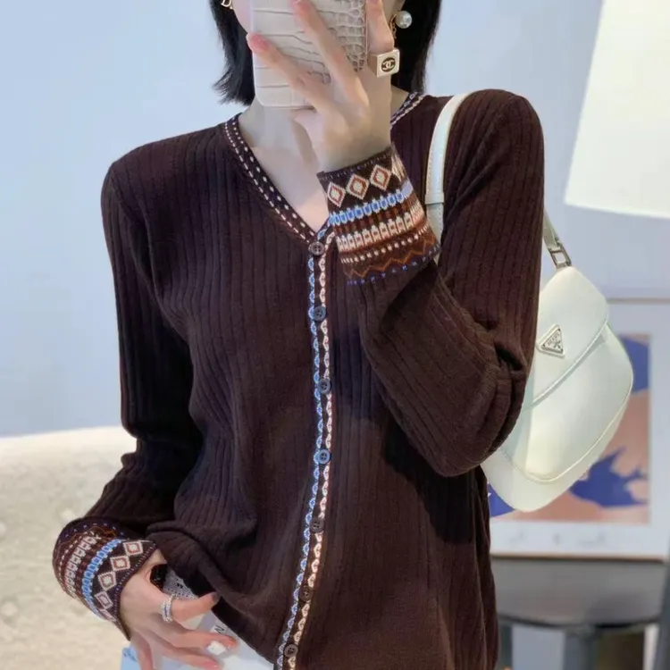 新款精纺细羊毛撞色复古法式提花V领针织开衫早秋气质上衣