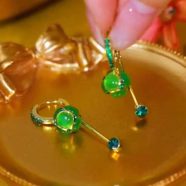 铜合金锆石耳饰 绿锆石耳环气质钻球耳扣耳钉高级感小众耳饰女