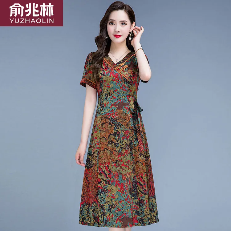 俞兆林妈妈装连衣裙女2025夏季新款民族风收腰显瘦气质妈妈装贵夫