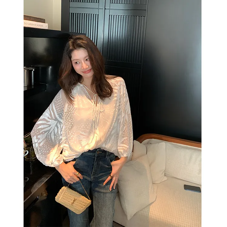 【ALONE SAVOR】龍喜儿夏夜捕梦法式小资蕾丝蝙蝠袖系带衬衫M821