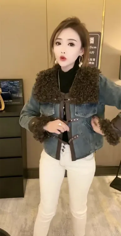 欧货短款牛仔外套女2025冬季新款复古显瘦拼羊羔毛加厚保暖派克服