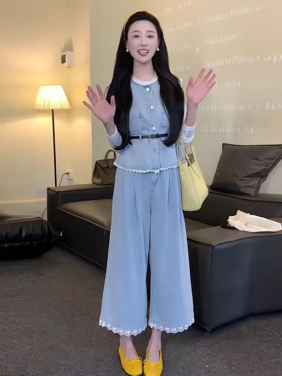 今年流行蕾丝拼接牛仔马甲背心九分阔腿裤时尚套装女2025春夏新款