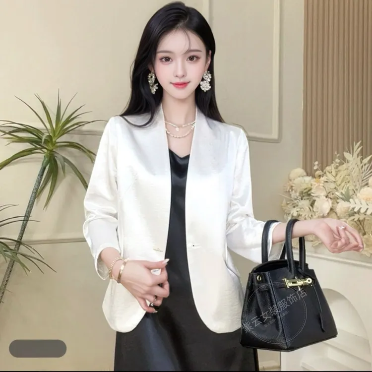 2025新款缎面西装外套高级感修身短款小西服