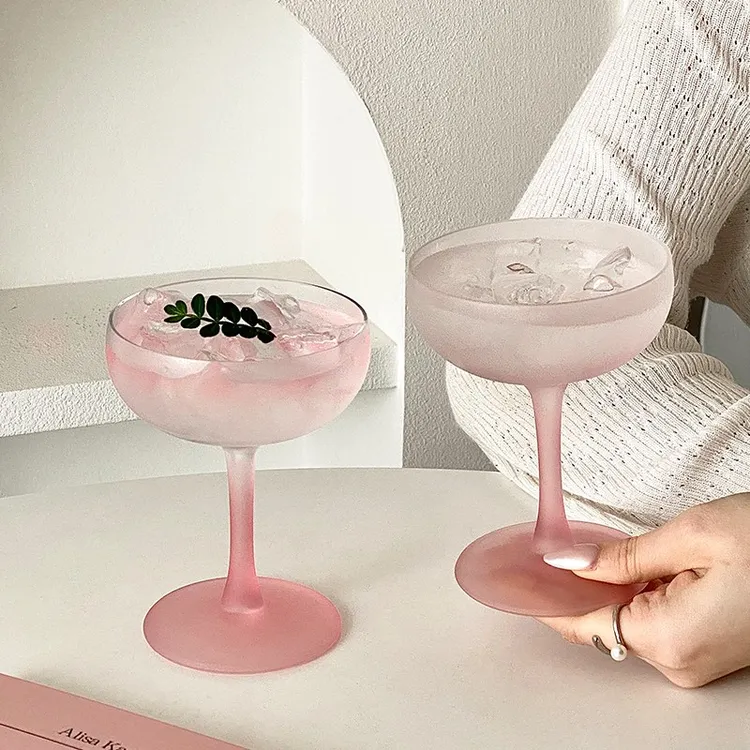 意磨砂粉色高脚玻璃杯家用鸡尾酒香槟杯女生高颜值设计感酒杯玻璃