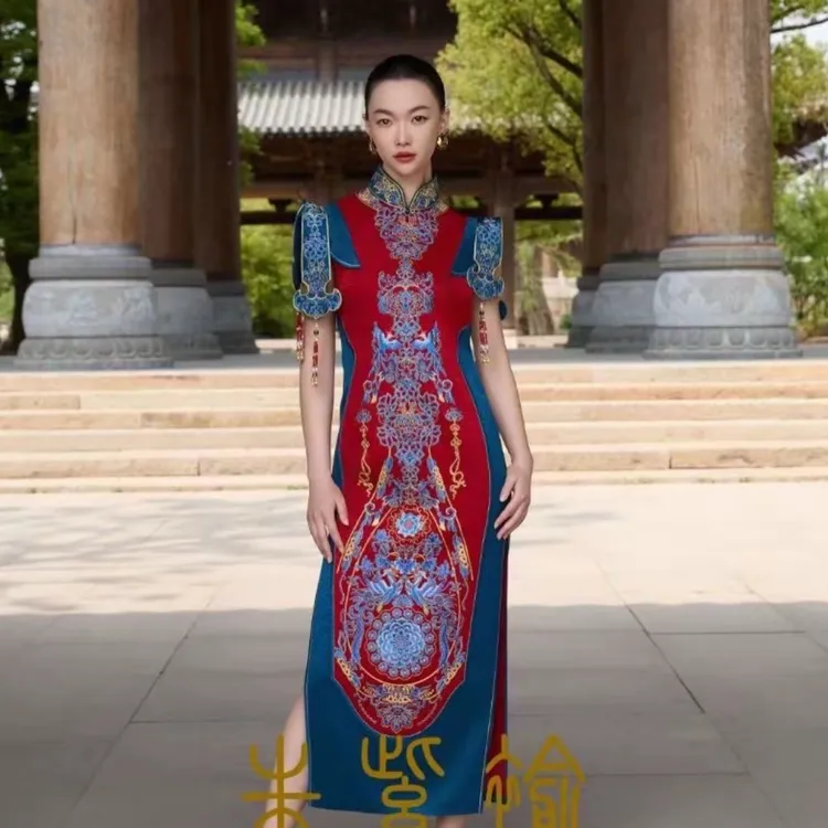 170392朱紫褕酒红色三醋酸提花喜婆婆喜妈妈婚宴旗袍礼服重工刺绣