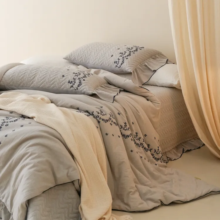 高端绗缝夹棉丨棉麻刺绣床盖四件套吸湿透气法式花边加厚床单床品