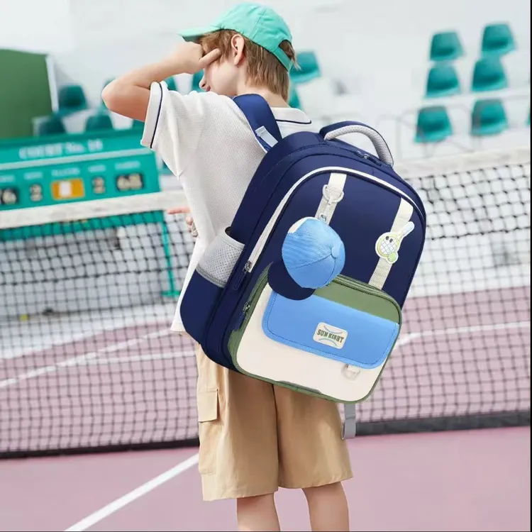 【阳光8点】新款1-3年级小学生书包女轻便潮流护脊减负双肩背防泼水