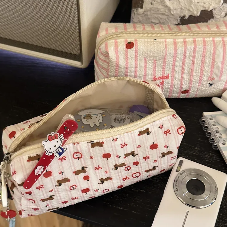 ZY腊肠狗可爱高颜值ins风卡通笔袋清新大容量少女收纳袋学生文具