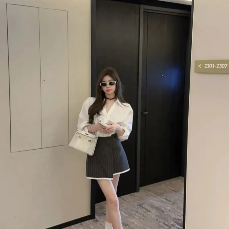 春季气质显瘦蕾丝边白色衬衫上衣+不规则西装半身裙女