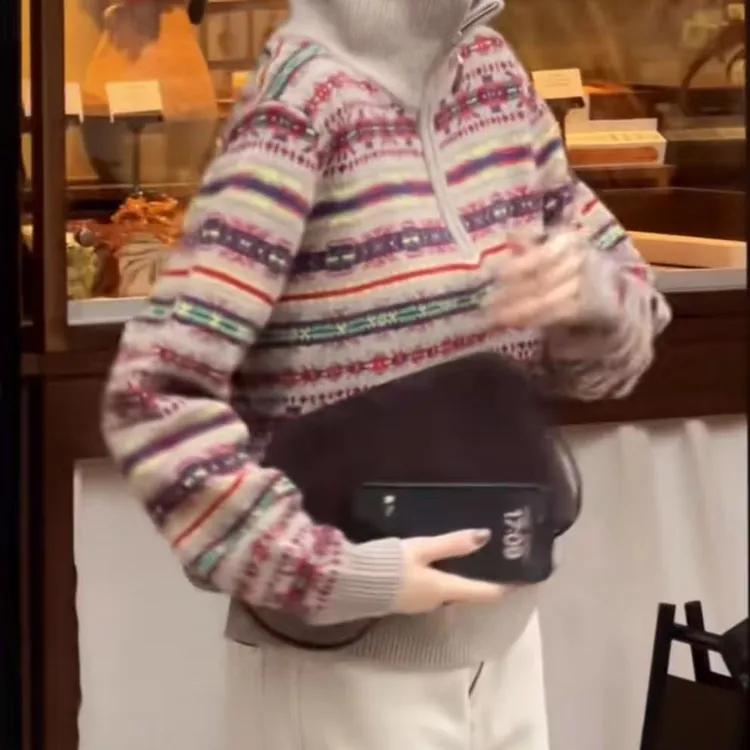 今年流行穿搭2025秋冬新款温柔风条纹针织衫多扣款费尔岛彩条上衣