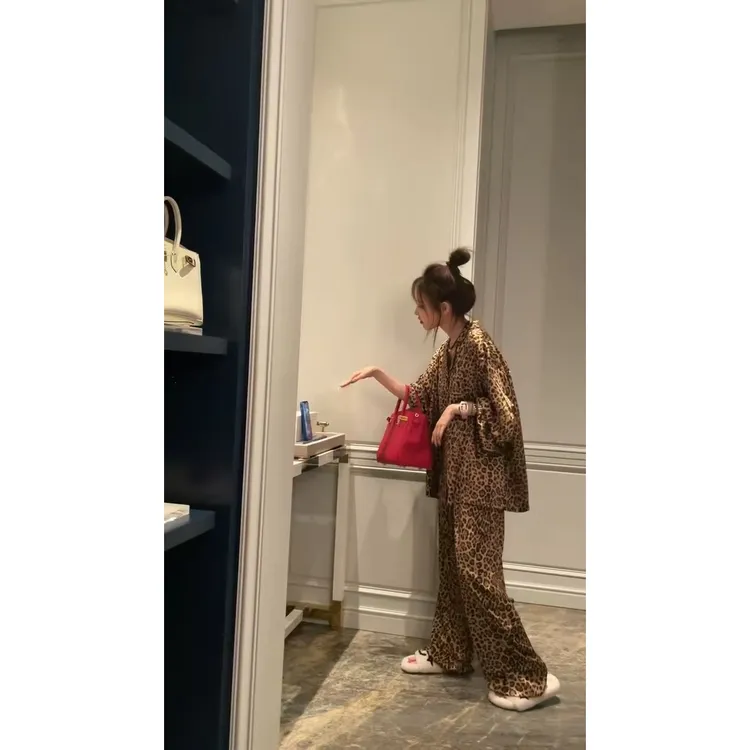 甜辣风家居豹纹印花领开衫睡衣套装女秋季2025新款宽松显瘦两件套