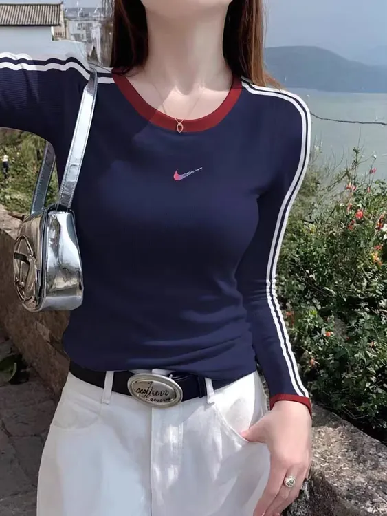 奥特莱斯官方正品长袖t恤女运动上衣显瘦短款小个子百搭甜酷服装