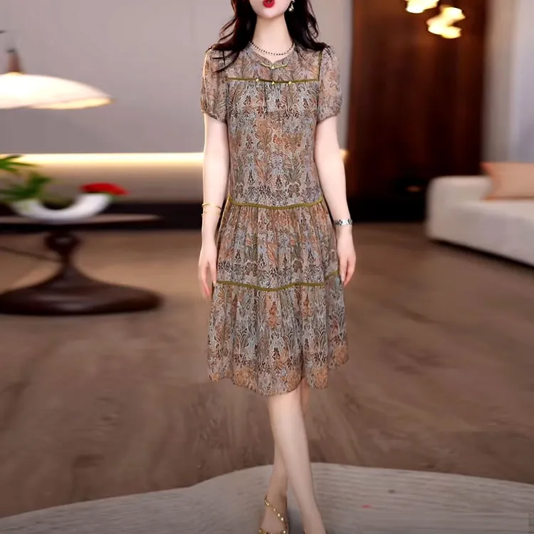 轻羽丝气质优雅碎花礼服裙2025夏季新款宽松遮肉显瘦洋气连衣裙女