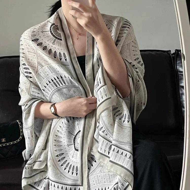 春秋复古棉麻围巾女新款夏季防晒披肩长款民族风百搭旅游拍照薄款