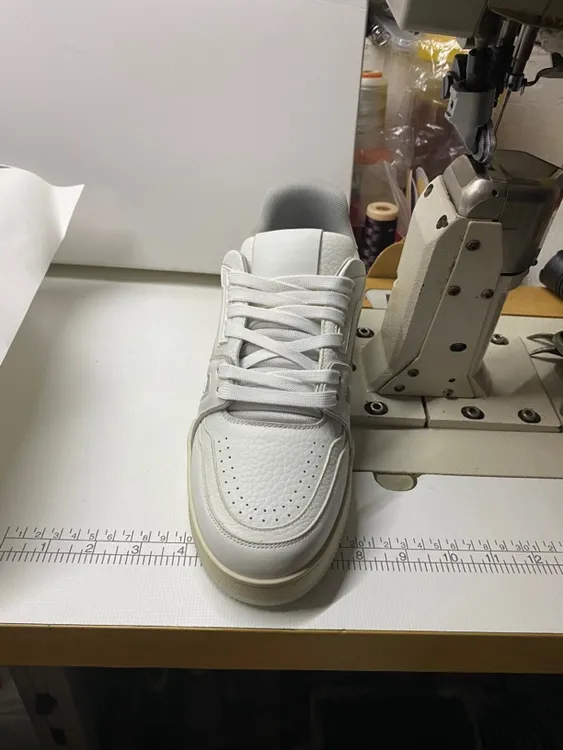 耐磨橡胶耐磨透气平衡情侣跑步鞋潮流白色男款系带