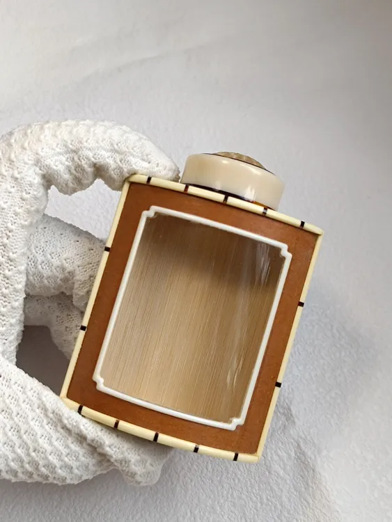 吉悦喧制老密胺镶嵌老葫芦酒壶形竹蛉筒 高8.95宽6.26厚3.7厘米