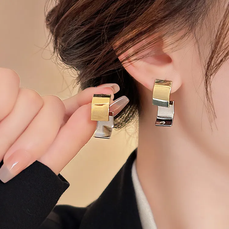 铜合金耳饰 金色金属耳环女2025新款轻奢高级感耳钉气质时尚耳饰 