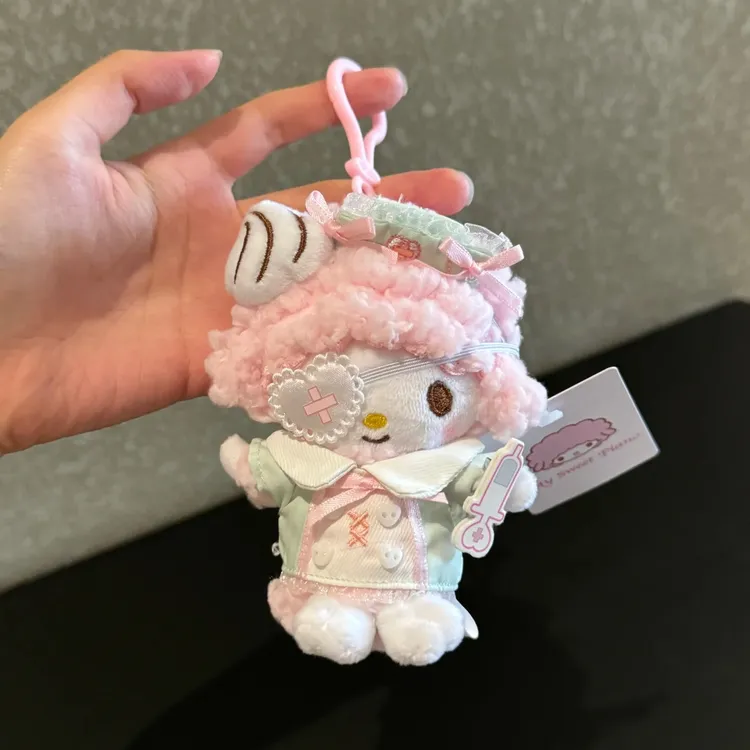 正版三丽鸥piano护士小羊包包挂件毛绒玩偶车钥匙扣挂饰女生礼物