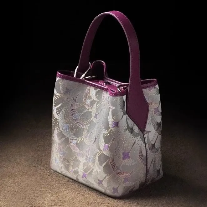 2025新款新中式新宋锦小水桶包国风斜挎包千鹤纹方包国风女包