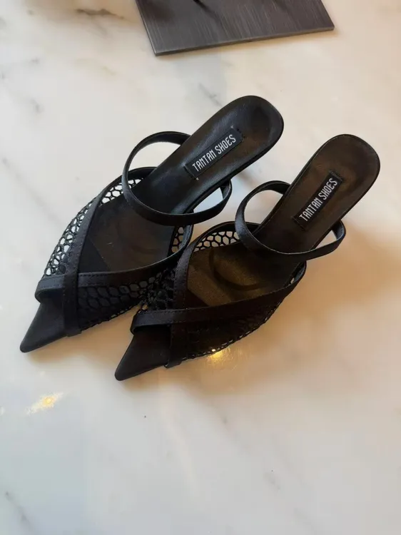 TANTAN 简约百搭黑色低跟5公分尖头凉鞋1883