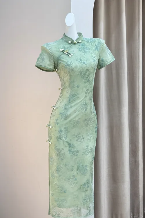 新中式复古高级感绝美改良旗袍少女年轻款绿色国风裙子