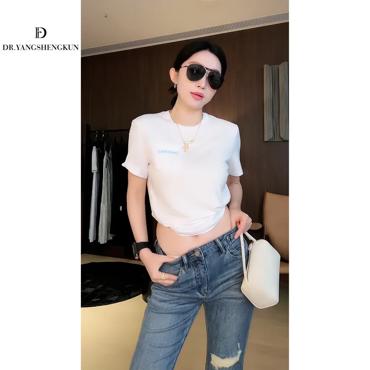 杨圣坤2025夏季新品女士潮牌梵文十字架口袋休闲短袖T恤L2552806