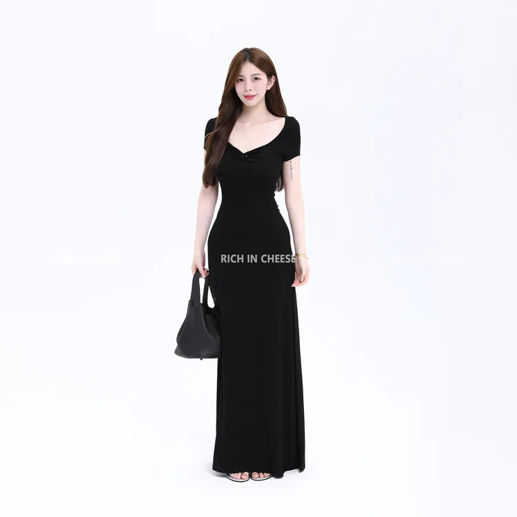 舒胡蕾 强推扭结 扭结收腰显瘦针织收腰连衣裙