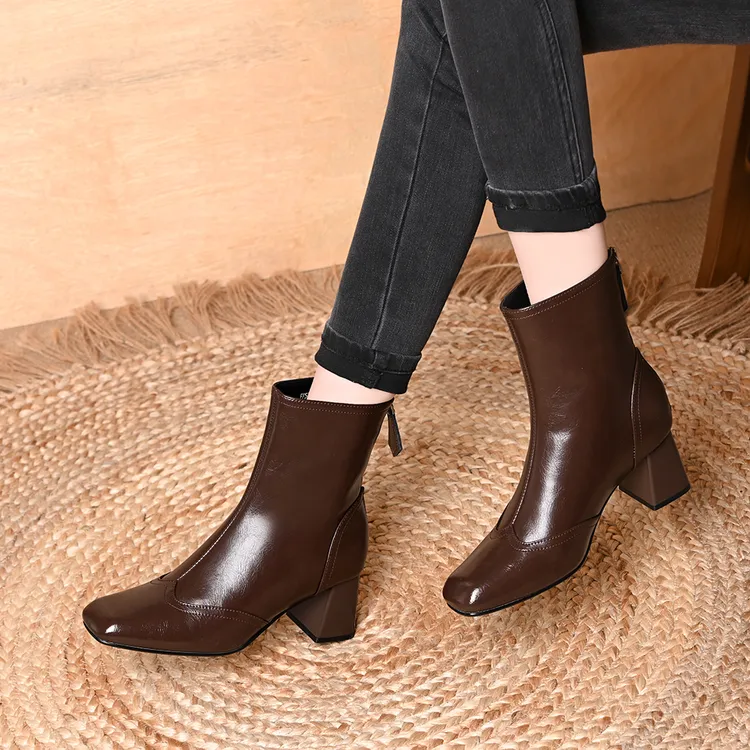 法式复古高跟瘦瘦短靴女秋冬季新款方头粗跟后拉链百搭通勤时装靴