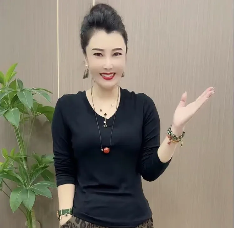 1813网红时尚高弹力长袖纯色修身V领早秋打底衫秋冬上衣秋季洋气