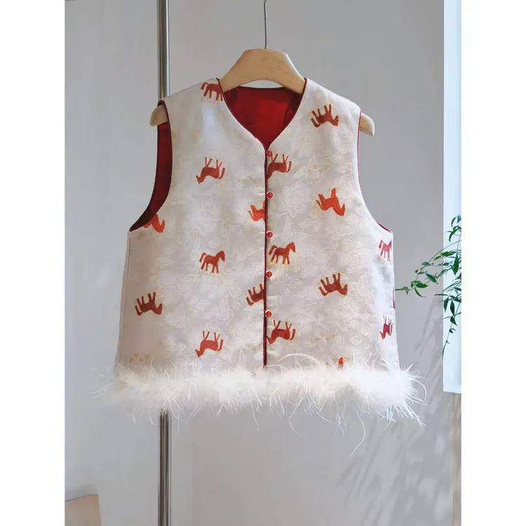 【马上有钱】新中式冬季加棉人丝提花鸵鸟毛拼接时尚洋气马甲女