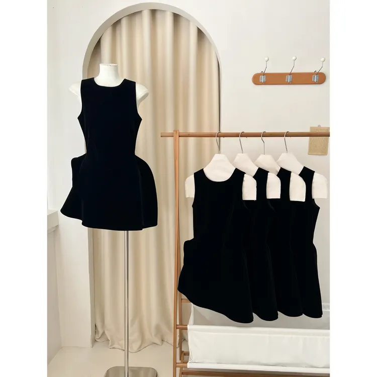 年度重头戏高级黑丝绒立体造型感节日背心连衣裙C2L3