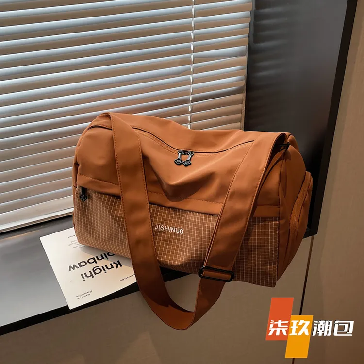 柒玖大容量斜挎旅游单肩包干湿分离运动小包收纳健身包短途旅行包
