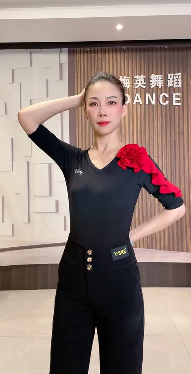 华丝格新款V领山茶花连体小衫舞蹈服洋气时尚百搭上衣黑色秋冬