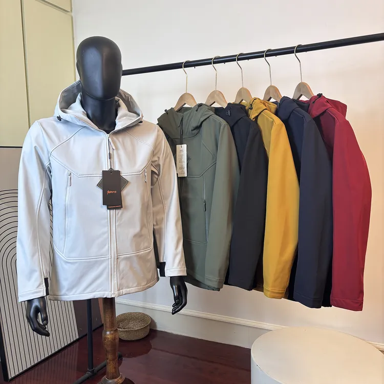 户外软壳衣 立体裁剪 男士秋冬加绒保暖防风防泼水连帽冲锋衣外套