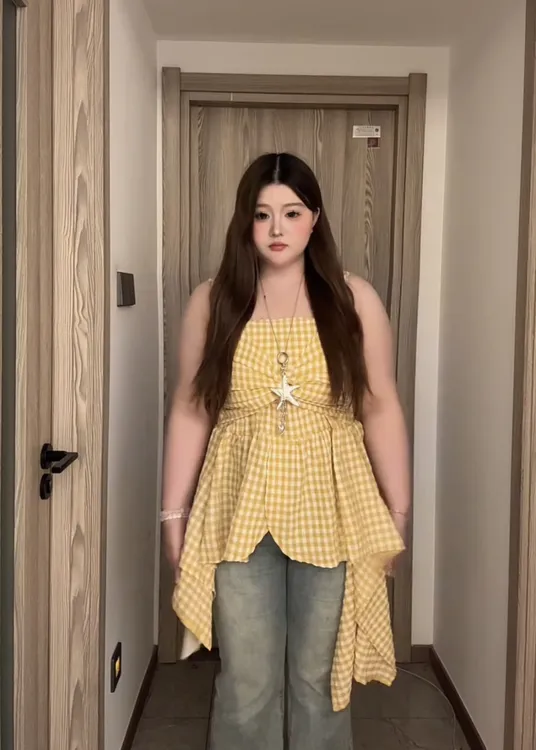 胖mm韩系不规则下摆格子设计性感辣妹吊带上衣开衫套装9877