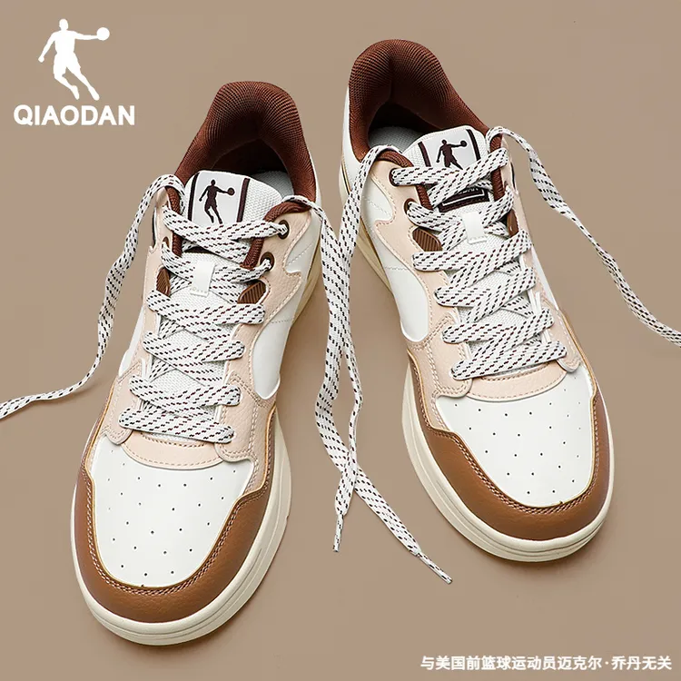 乔丹男鞋低帮板鞋秋冬2025新款皮面防水官方旗舰正品减震运动鞋男