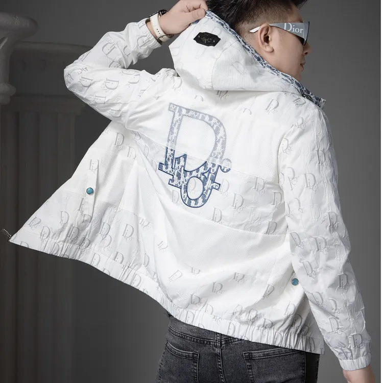潮牌男士夹克外套新款连帽夹克秋季时尚字母徽章休闲上衣男款