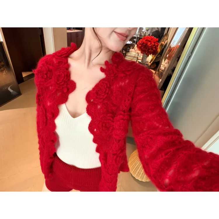 法式复古红色立体花朵长袖针织开衫百搭毛衣休闲显瘦时尚短裤套装