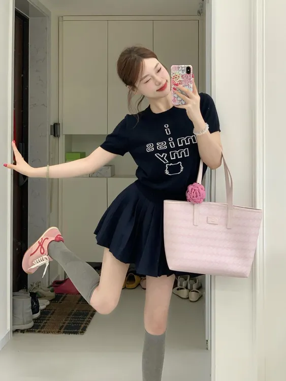 2025夏季新款韩系学院风甜美穿搭字母印花薄款针织衫百褶裙两件套