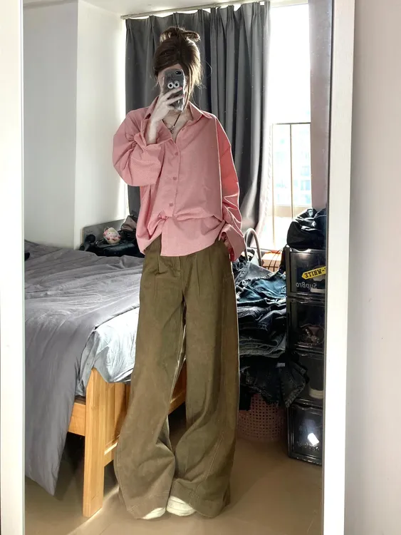【酒酿小丸子】复古不规则口袋多巴胺小熊刺绣长袖粉色衬衫卡其长裤