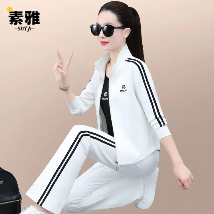 运动套装女春秋2025新款时尚洋气立领减龄显瘦妈妈休闲跑步三件套