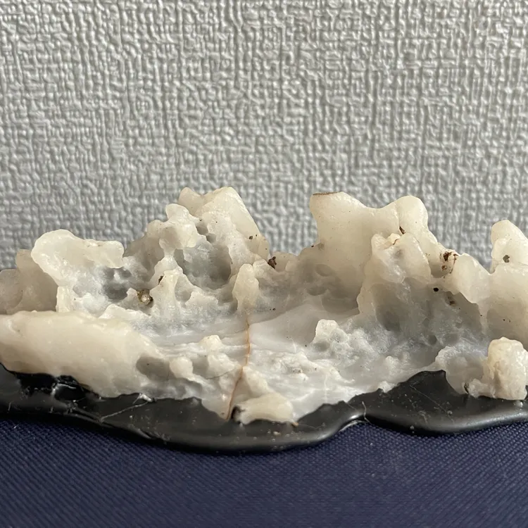 戈壁奇石，精品风凌石景观山子，小精品一方，有平台，尺寸10*3*7cm