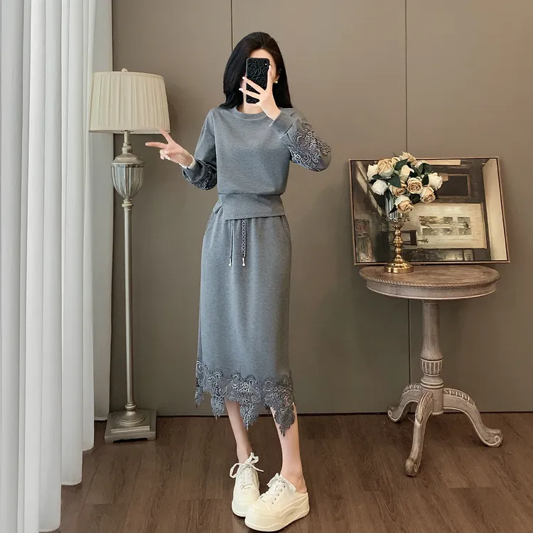轻奢时尚套装女2025秋新款圆领卫衣长袖蕾丝拼接开叉半身裙两件套