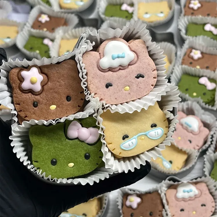 Hellokitty糖霜黄油饼干奶香微甜好吃推荐!12块铁盒装少女心礼物