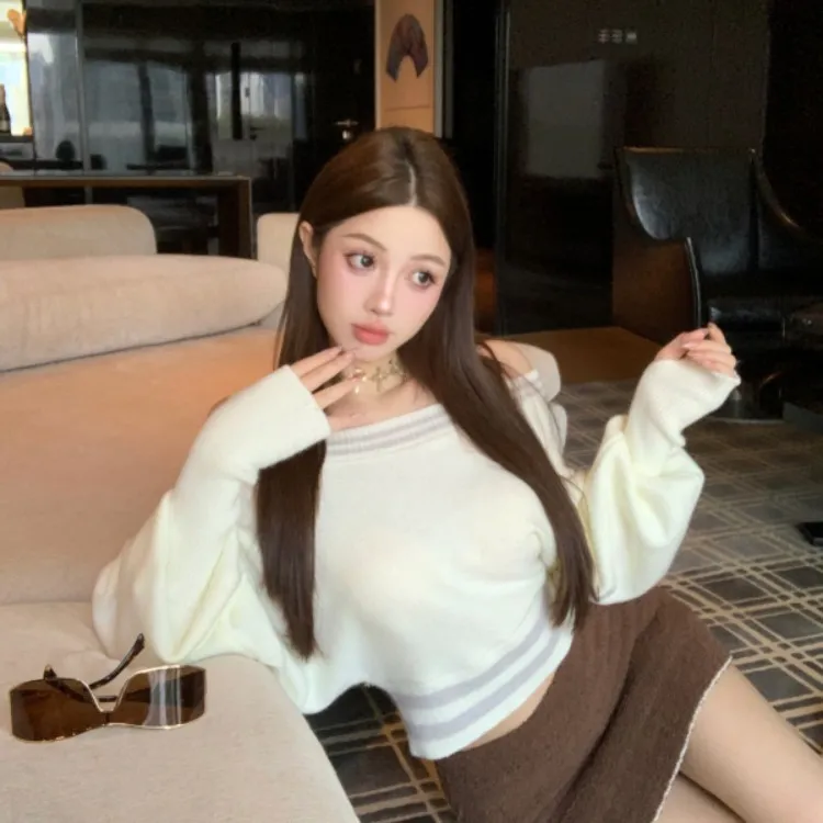 复古小众一字肩毛衣女秋装休闲宽松慵懒风短款上衣套头长袖针织衫