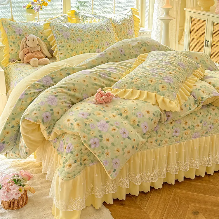 新款牛奶绒床盖单件加厚珊瑚绒冬季加绒碎花床单三件套花边款保暖